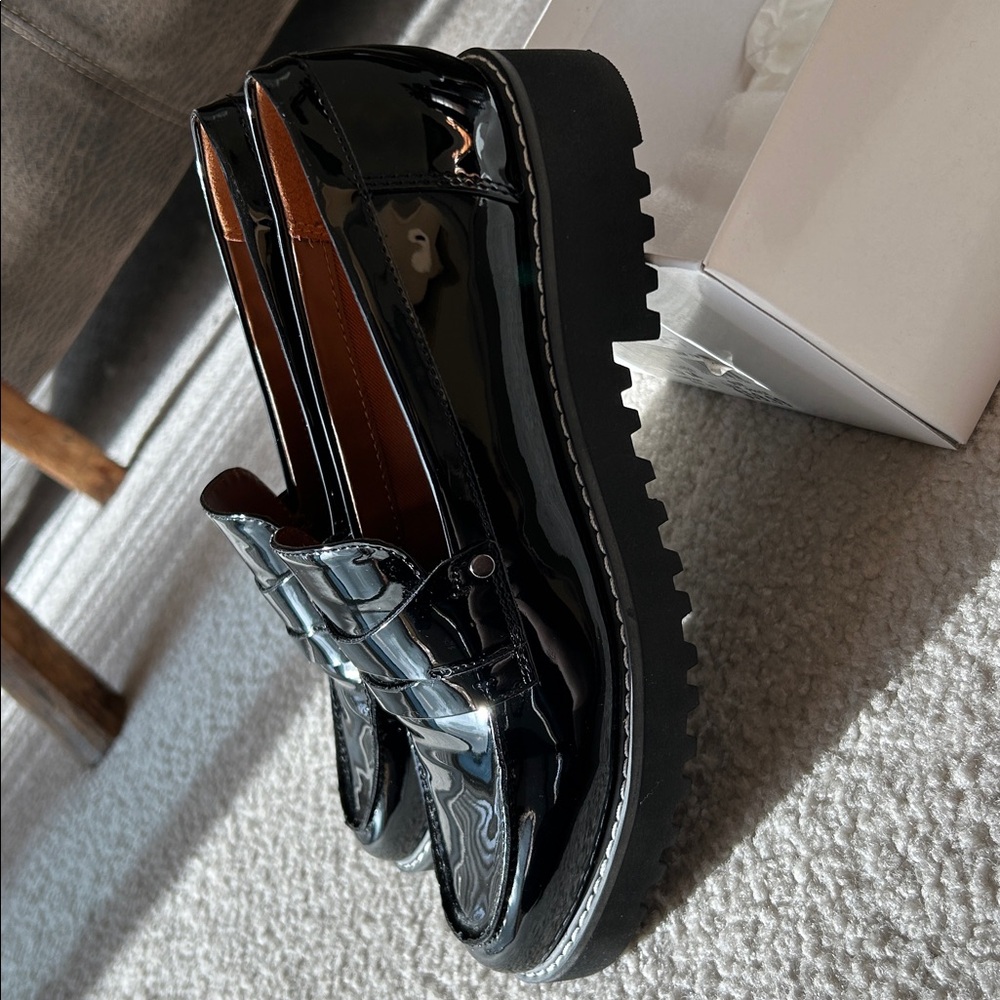 NWOB Franco Sarto Glossy Black Women’s Slip-On Loafers